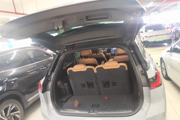 Used Nio ES8 2020 580 km Range Six-Seater Version Trunk
