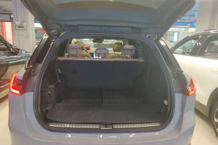 Used Nio ES8 2020 415 km Range 7-Seater Version Trunk