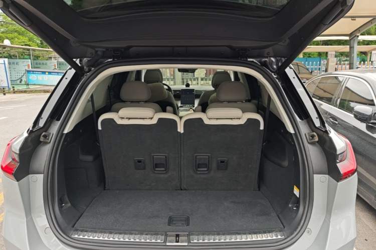 Used Nio ES8 2020 415 km Signature Edition 6-Seater Version Trunk