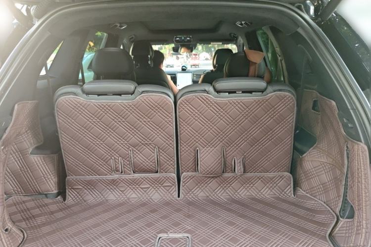 Used Nio ES8 2020 415 km Range 6-Seater Version Trunk