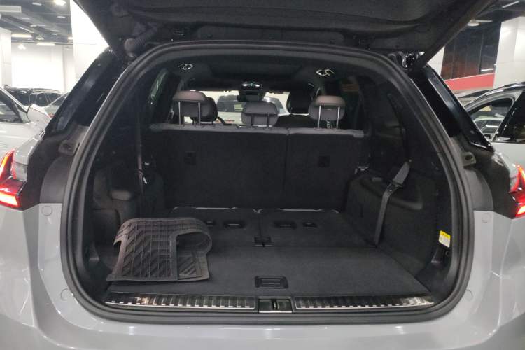 Used Nio ES8 2020 450 km Range 7-Seater Version Trunk
