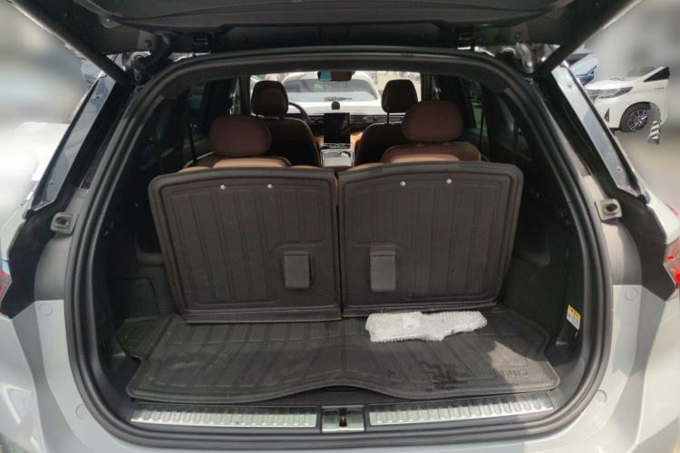 Used Nio ES8 2020 415 km Range 6-Seater Version Trunk
