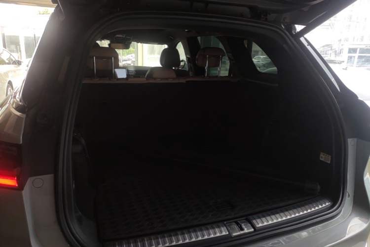 Used Nio ES8 2020 450 km Range 7-Seater Version Trunk