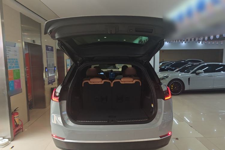 Used Nio ES8 2020 580 km Range Six-Seater Version Trunk