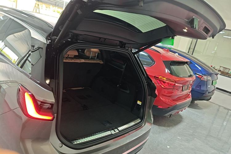 Used Nio ES8 2020 450 km Range 7-Seater Version Trunk