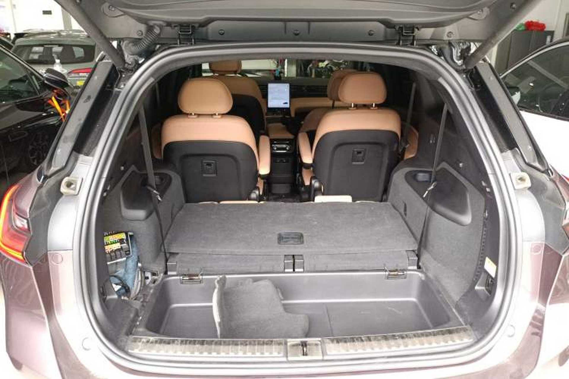 Used Nio ES8 2020 415 km Signature Edition 6-Seater Version Trunk