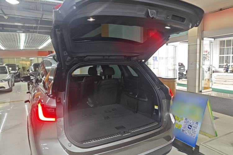 Used Nio ES8 2020 415 km Signature Edition 6-Seater Version Trunk
