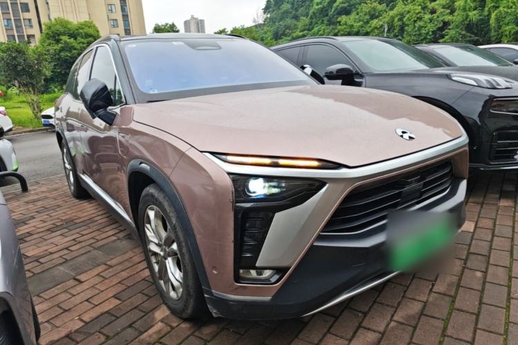 Used Nio ES8 2020 450 km Range 6-Seater Version Front Right 45 Deg