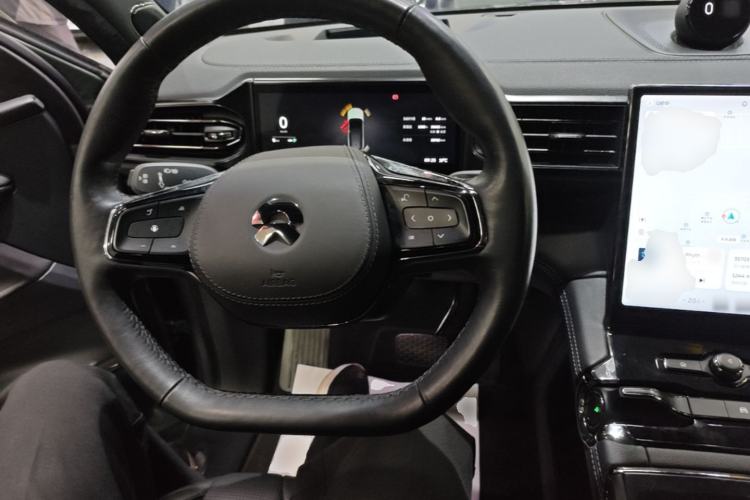 Used Nio ES8 2020 450 km Range 7-Seater Version Center Console