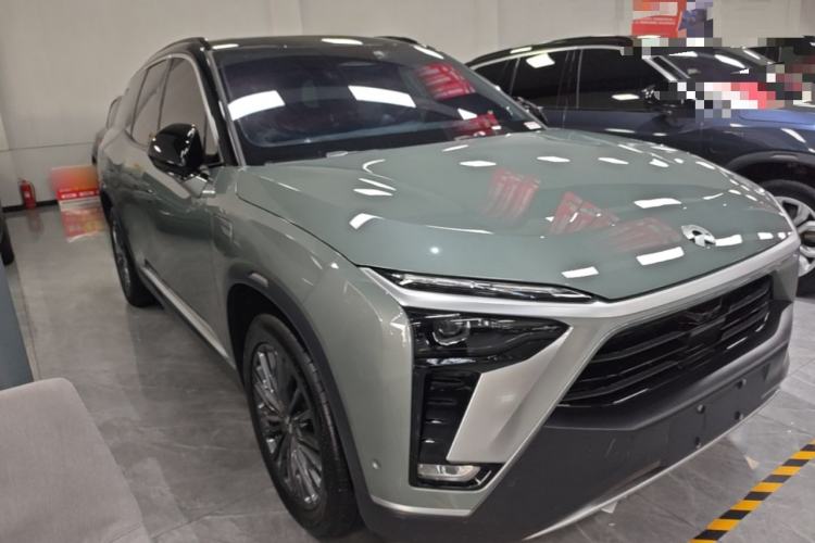 Used Nio ES8 2020 450 km Range 7-Seater Version Front Right 45 Deg