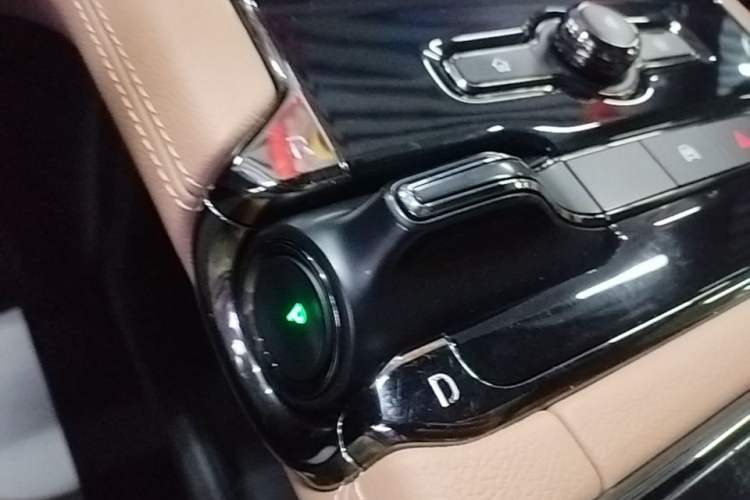 Used Nio ES8 2020 580 km Range Six-Seater Version Gear Lever