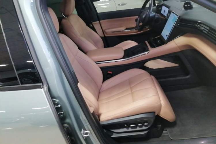Used Nio ES8 2020 580 km Range Six-Seater Version Right Front Seat