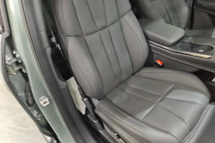 Used Nio ES8 2020 450 km Range 7-Seater Version Right Front Seat