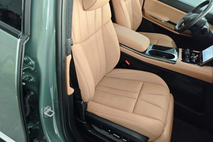 Used Nio ES8 2020 485 km Signature Edition 7-Seater Version Right Front Seat
