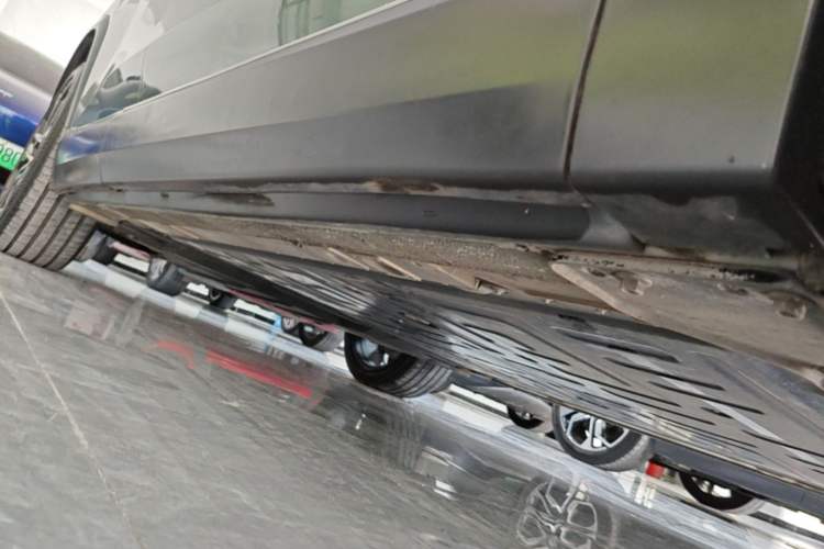 Used Nio ES8 2020 485 km Signature Edition 7-Seater Version Right Side Sill