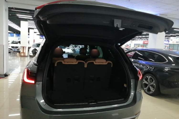 Used Nio ES8 2020 580 km Range Six-Seater Version Trunk