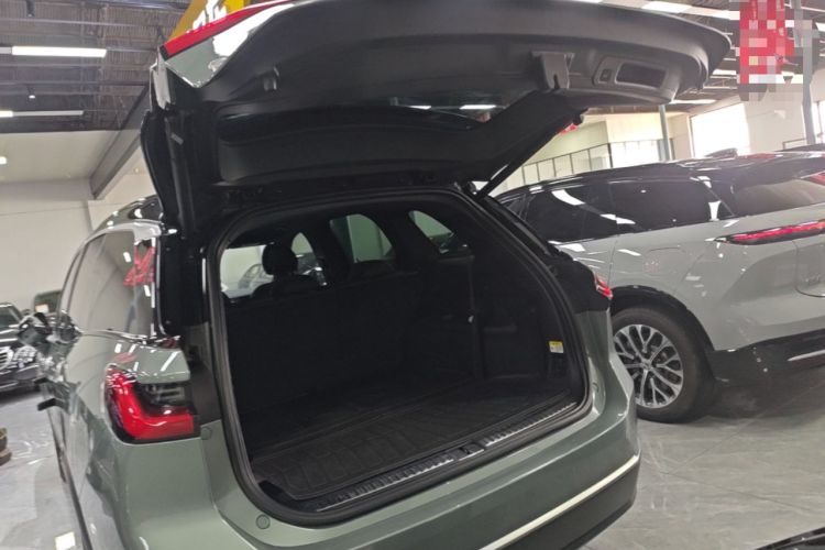 Used Nio ES8 2020 450 km Range 7-Seater Version Trunk