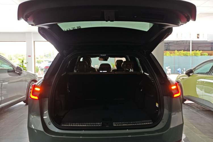 Used Nio ES8 2020 485 km Signature Edition 7-Seater Version Trunk