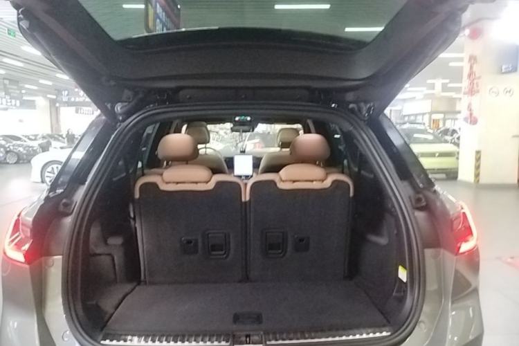 Used Nio ES8 2020 580 km Range Six-Seater Version Trunk