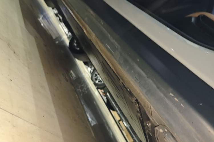 Used Nio ES8 2020 580 km Range Six-Seater Version Left Side Sill