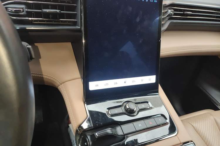 Used Nio ES8 2020 580 km Signature Edition 7-Seater Version Audio And AC Panel