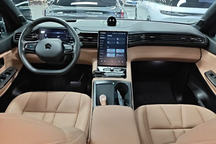 Used Nio ES8 2020 415 KM Signature Edition 7-Seater Version Center Console