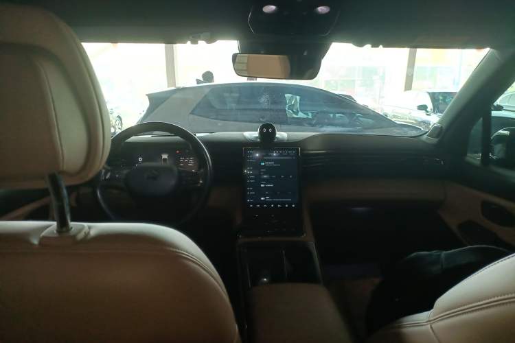 Used Nio ES8 2020 415 km Range 6-Seater Version Center Console