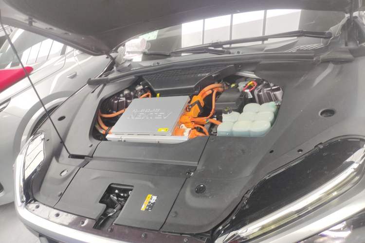 Used Nio ES8 2020 415 km Signature Edition 6-Seater Version Engine Bay