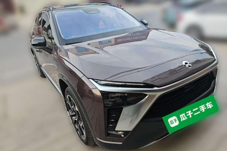 Used Nio ES8 2020 580 km Signature Edition 7-Seater Version Front Right 45 Deg