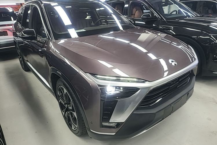Used Nio ES8 2020 415 KM Signature Edition 7-Seater Version Front Right 45 Deg