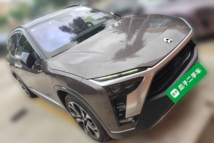 Used Nio ES8 2020 580 km Signature Edition 7-Seater Version Front Right 45 Deg