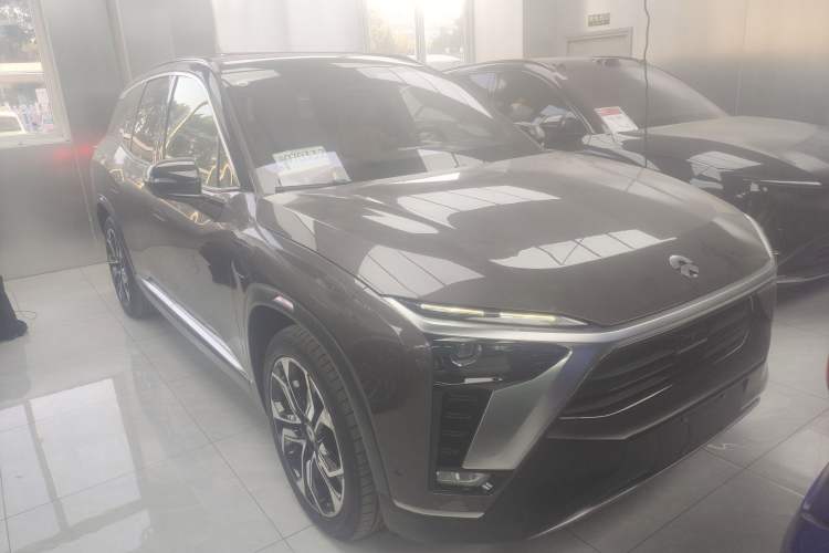 Used Nio ES8 2020 415 km Signature Edition 6-Seater Version Front Right 45 Deg