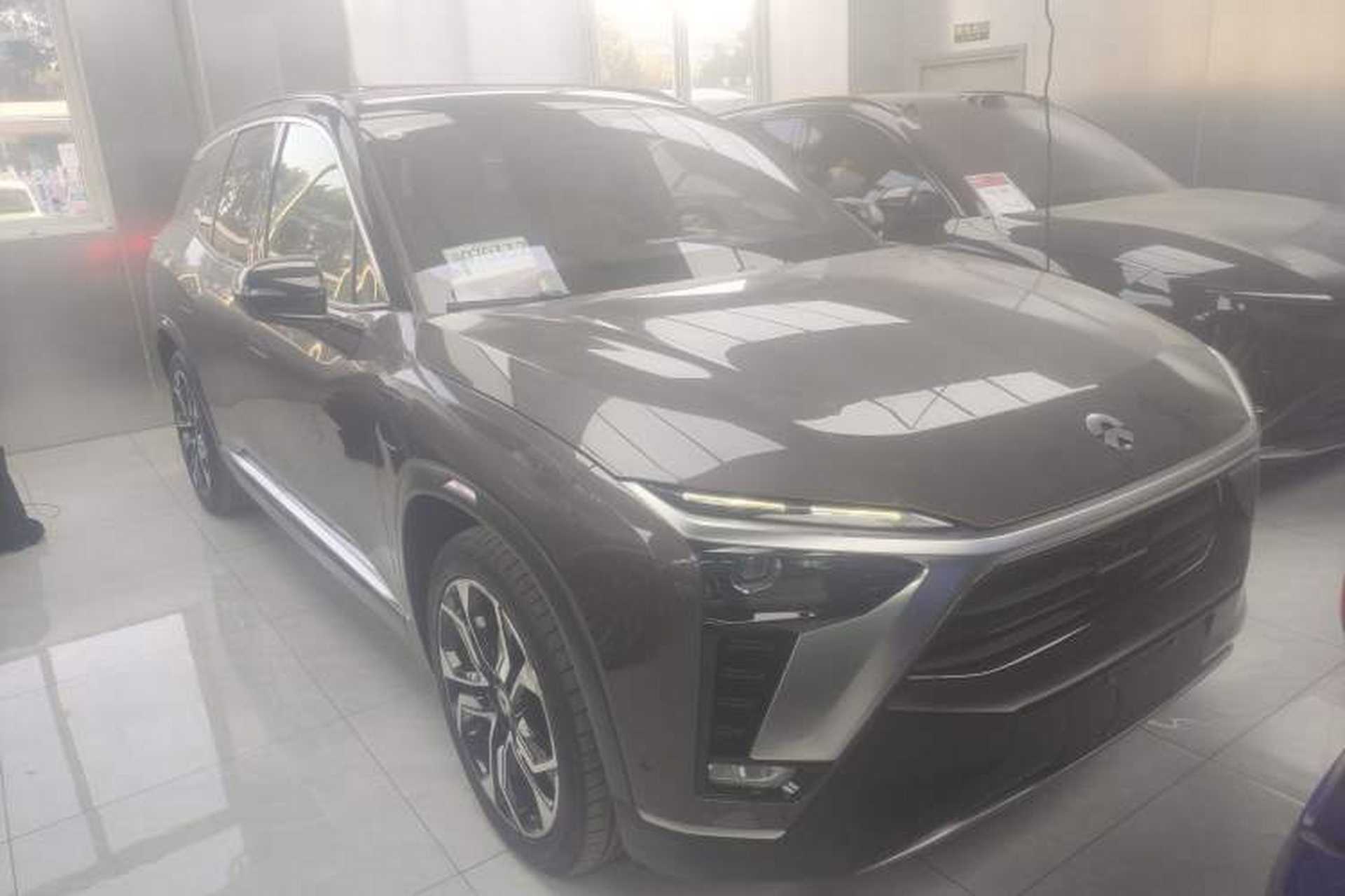Used Nio ES8 2020 415 km Signature Edition 6-Seater Version Front Right 45 Deg