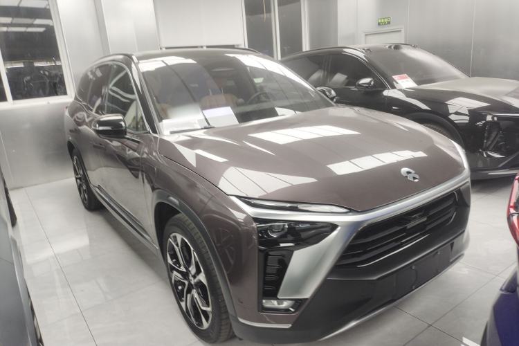 Used Nio ES8 2020 415 km Signature Edition 6-Seater Version Front Right 45 Deg