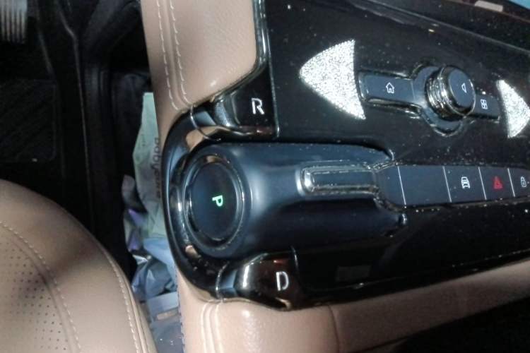 Used Nio ES8 2020 580 km Range Six-Seater Version Gear Lever