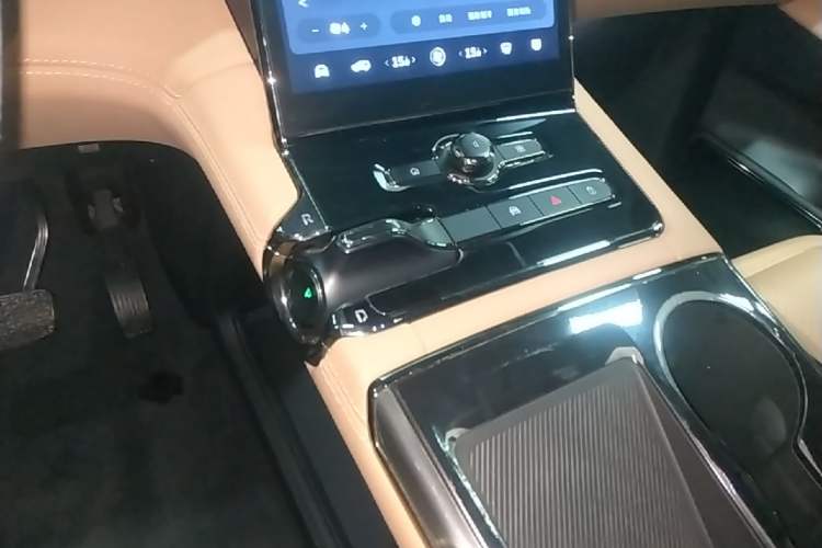 Used Nio ES8 2020 415 km Range 6-Seater Version Gear Lever