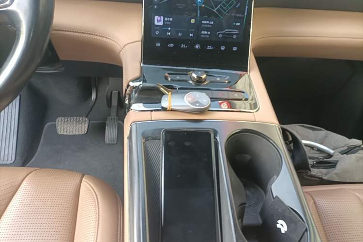 Used Nio ES8 2020 450 km Range 7-Seater Version Gear Lever