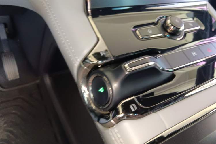 Used Nio ES8 2020 415 km Signature Edition 6-Seater Version Gear Lever