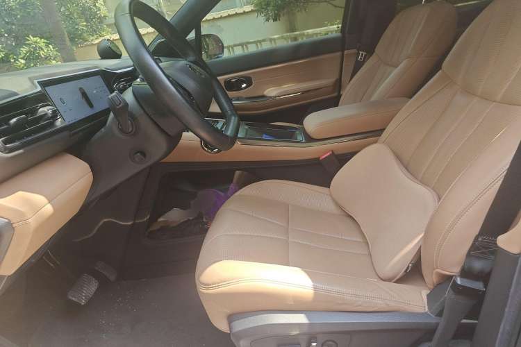 Used Nio ES8 2020 580 km Range Signature Edition Six-Seater Version Left Front Seat