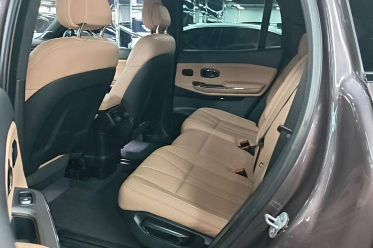 Used Nio ES8 2020 415 KM Signature Edition 7-Seater Version Left Rear Seat