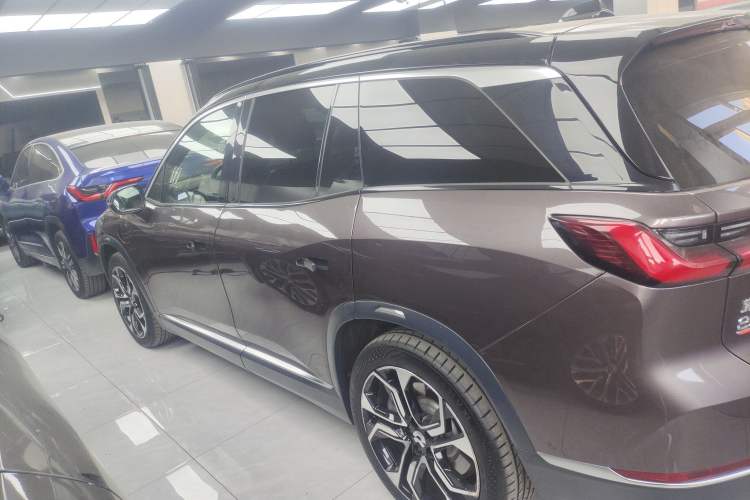 Used Nio ES8 2020 415 km Signature Edition 6-Seater Version Left Side