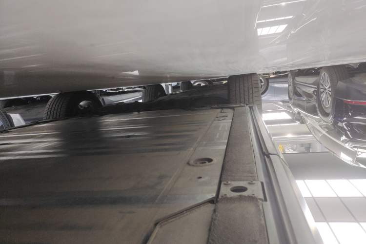 Used Nio ES8 2020 415 km Signature Edition 6-Seater Version Left Side Sill