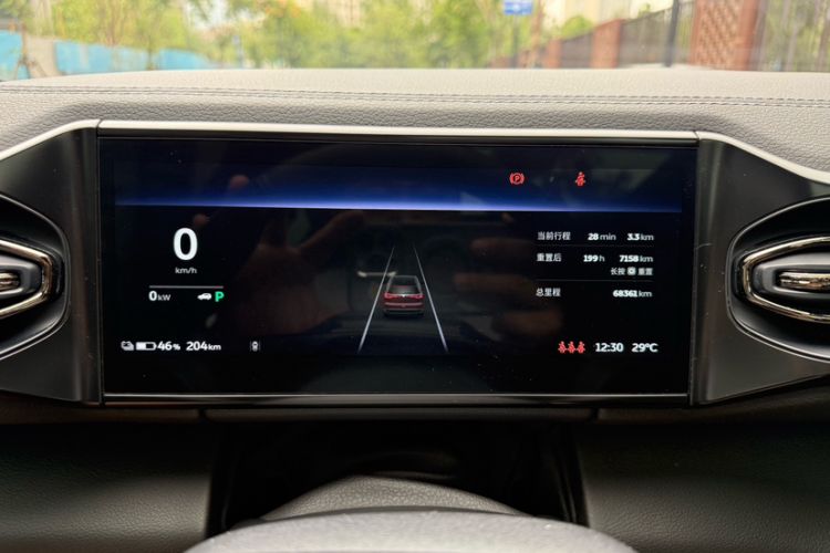 Used Nio ES8 2020 415 km Range 7-Seater Version Odometer Close Up
