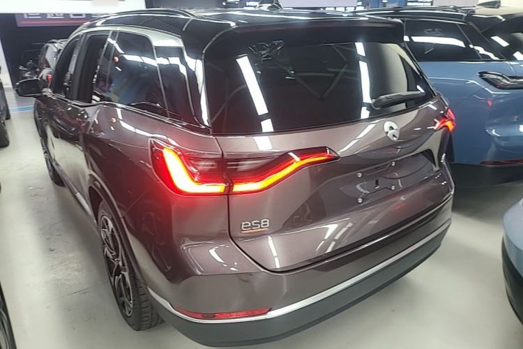 Used Nio ES8 2020 415 KM Signature Edition 7-Seater Version Rear Left 45 Deg