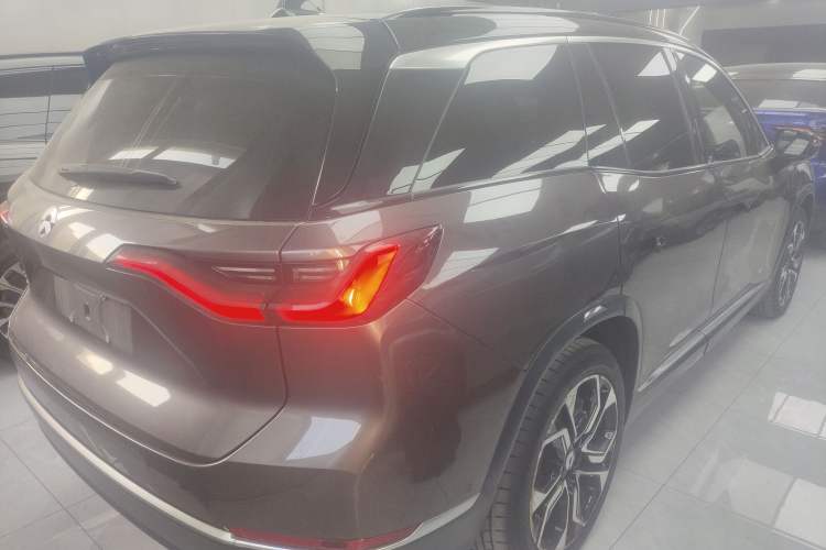 Used Nio ES8 2020 415 km Signature Edition 6-Seater Version Rear Right 45 Deg