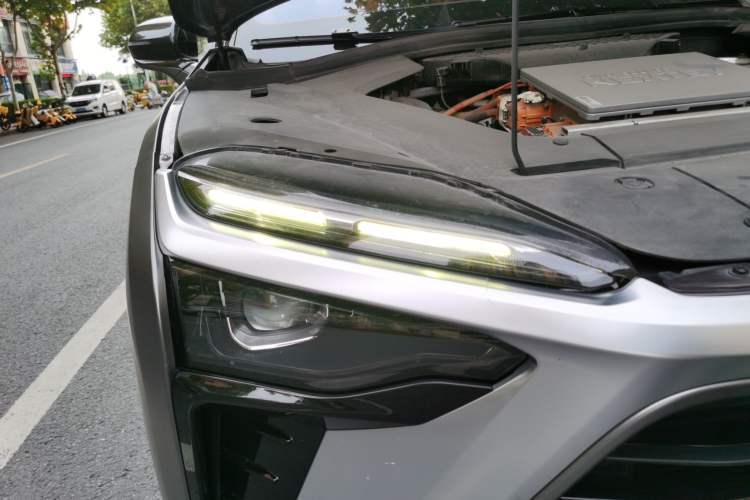 Used Nio ES8 2020 415 km Signature Edition 6-Seater Version Right Front Headlight