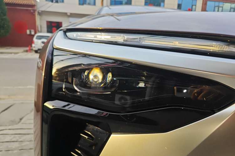 Used Nio ES8 2020 580 km Signature Edition 7-Seater Version Right Front Headlight