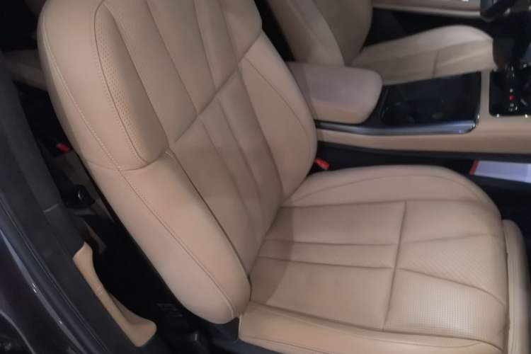 Used Nio ES8 2020 580 km Range Signature Edition Six-Seater Version Right Front Seat