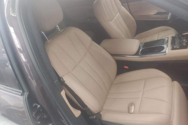 Used Nio ES8 2020 415 km Signature Edition 6-Seater Version Right Front Seat
