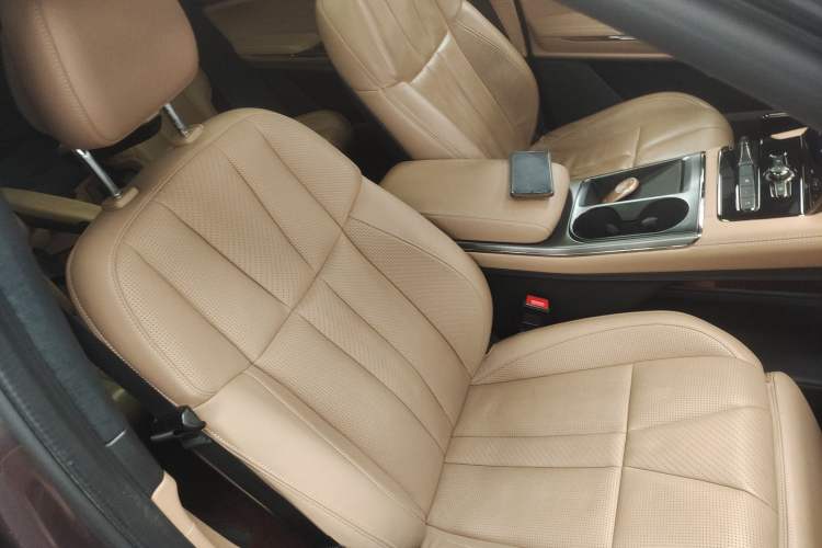 Used Nio ES8 2020 415 km Signature Edition 6-Seater Version Right Front Seat